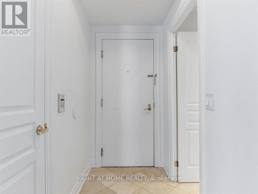 207 - 2087 Lake Shore Boulevard Property Photo 3