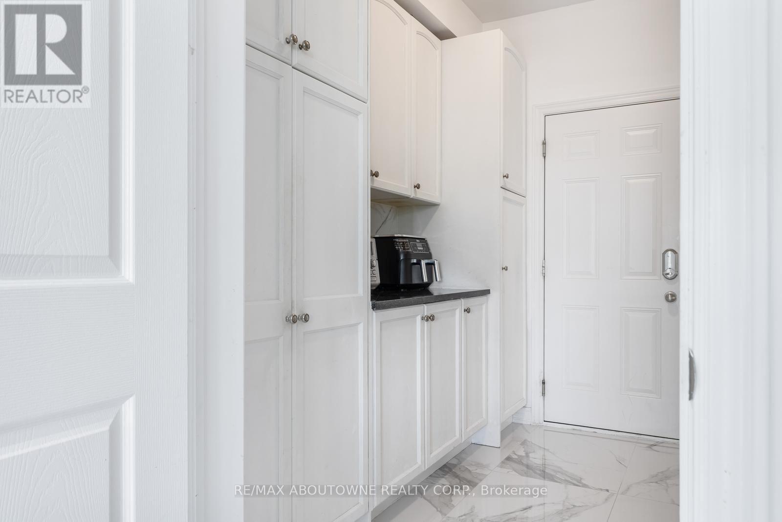 3308 Liptay Avenue Property Photo 21