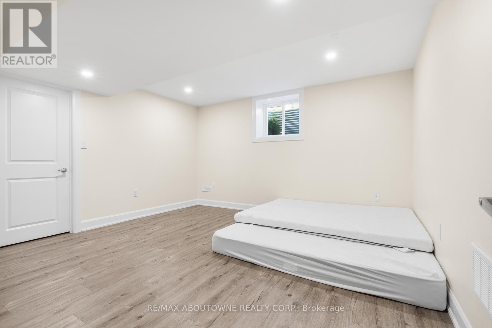 3308 Liptay Avenue Property Photo 40