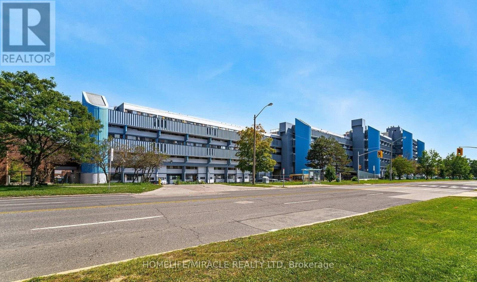 517 - 4673 JANE STREET Property Photo 1
