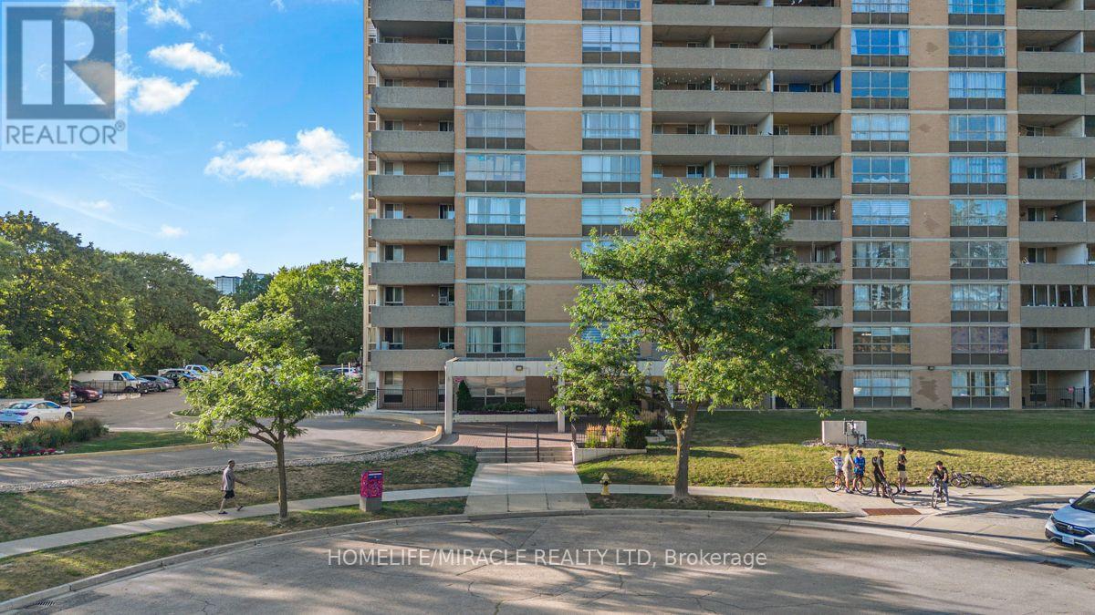 903 - 40 Panorama Court Property Photo 2