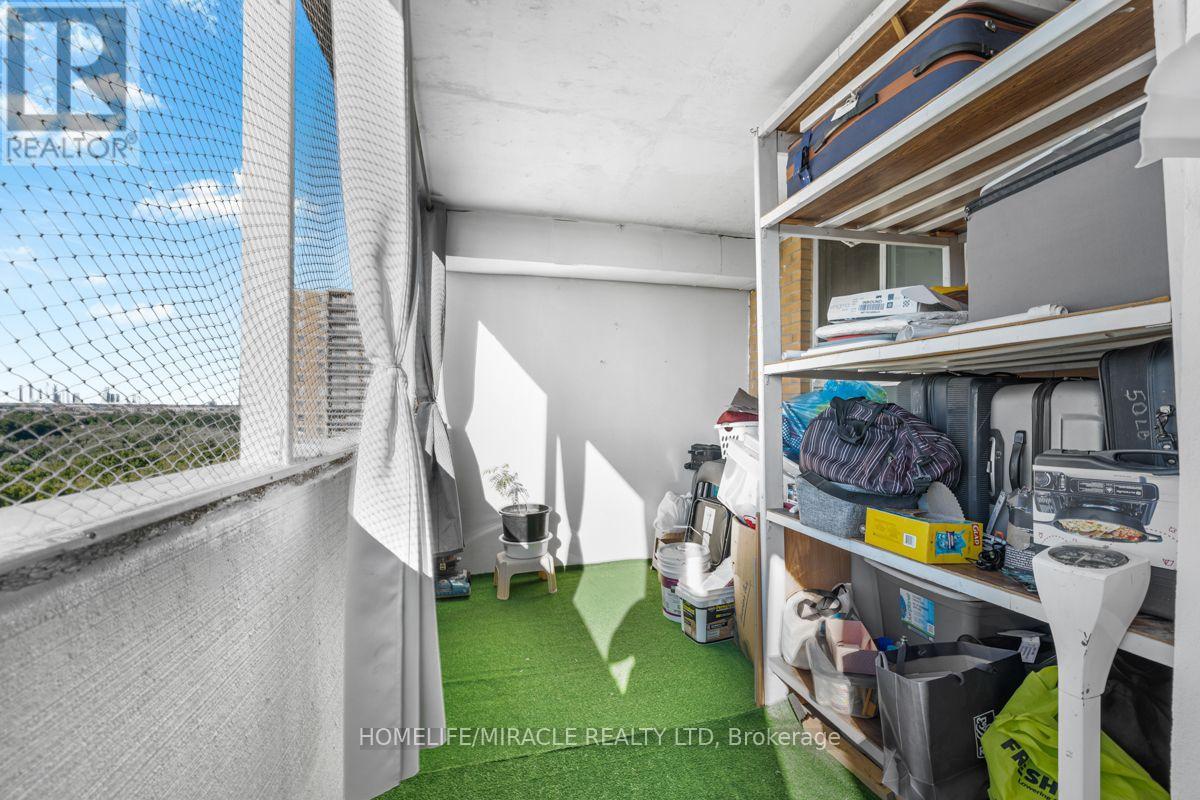 903 - 40 Panorama Court Property Photo 22