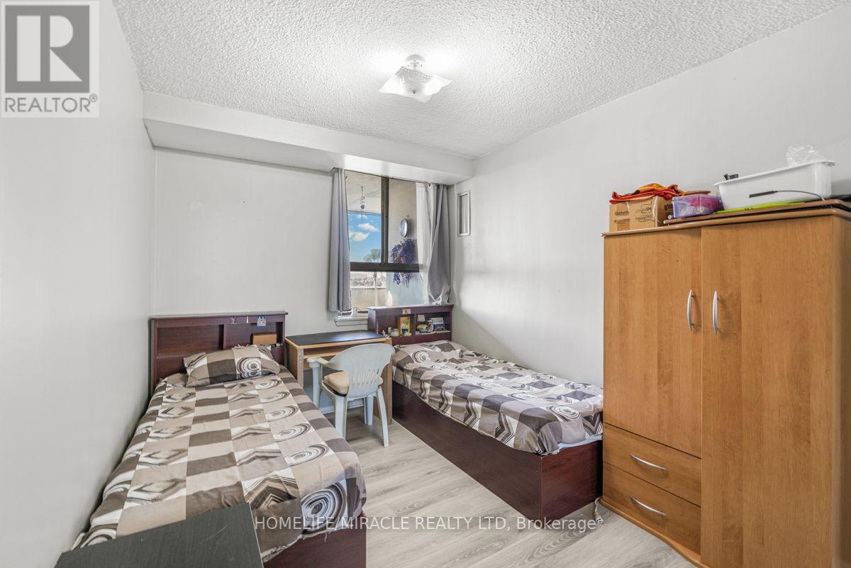 903 - 40 Panorama Court Property Photo 31