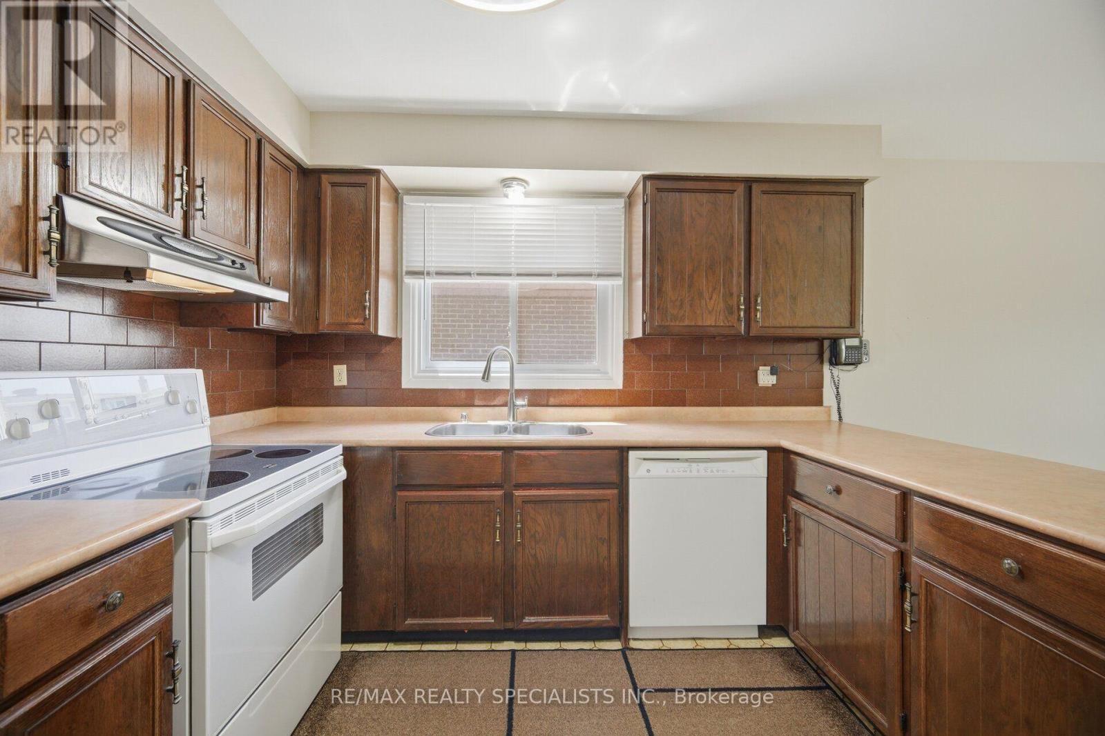 18 Jill Crescent Property Photo 11