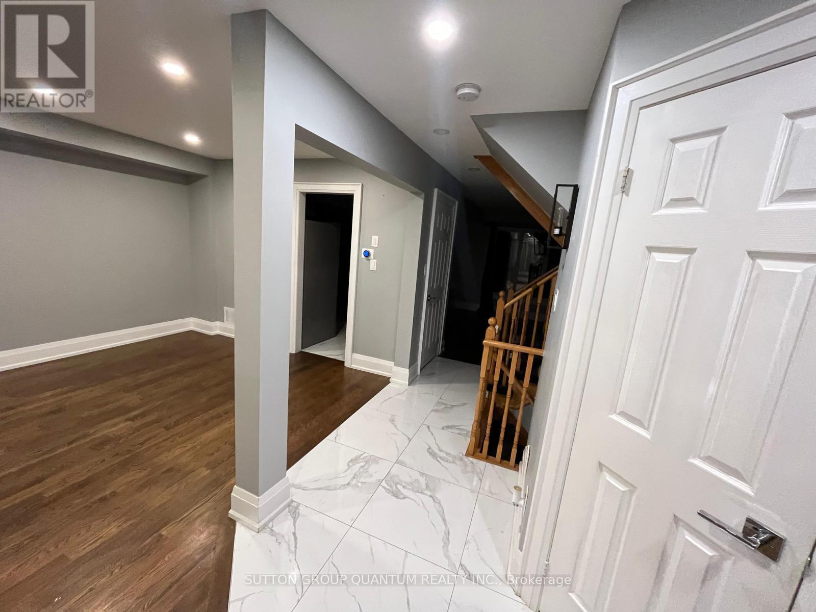 135 MOWAT CRESCENT Property Photo 1
