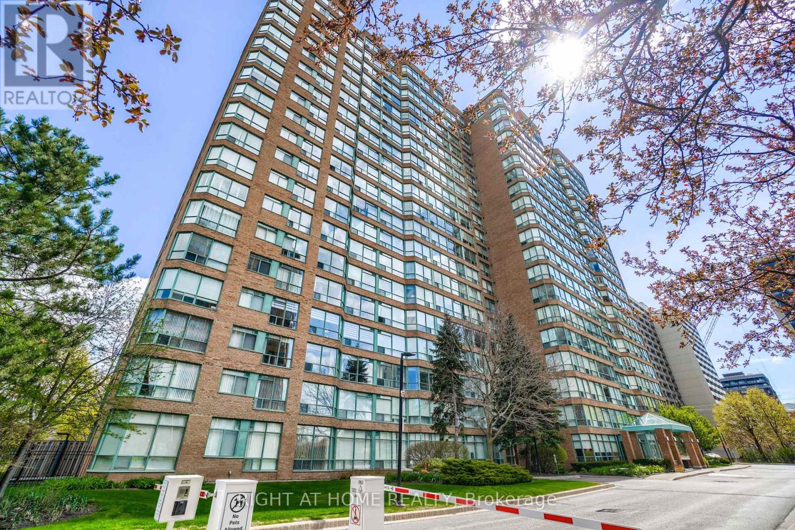 1711 - 1276 Maple Crossing Boulevard Photo de la propriété 1