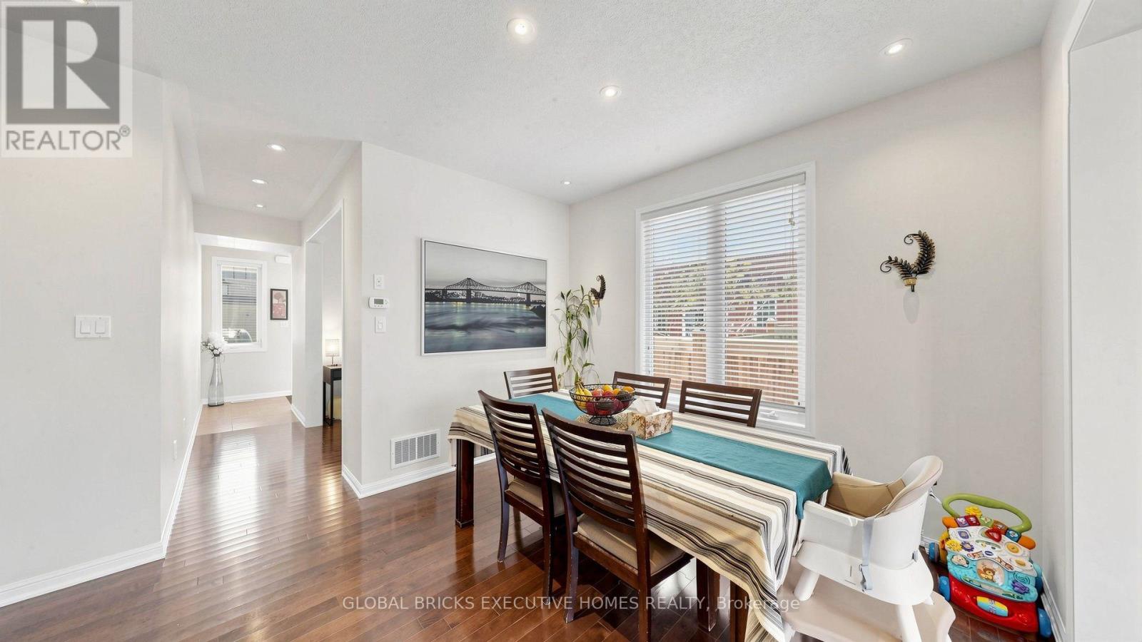 381 Gosford Crescent Property Photo 7