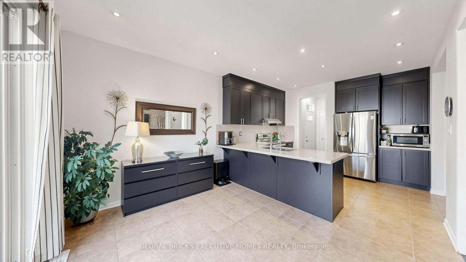 381 Gosford Crescent Property Photo 9