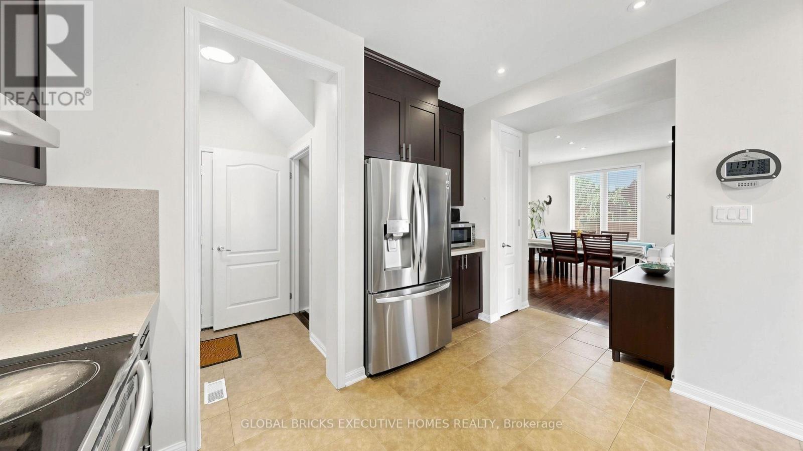 381 Gosford Crescent Property Photo 12
