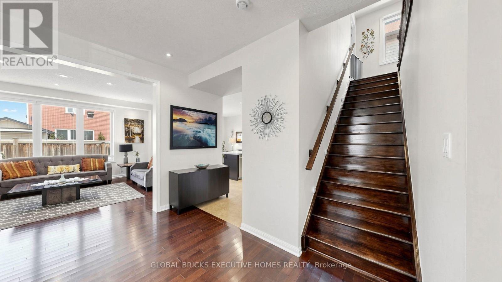 381 Gosford Crescent Property Photo 13