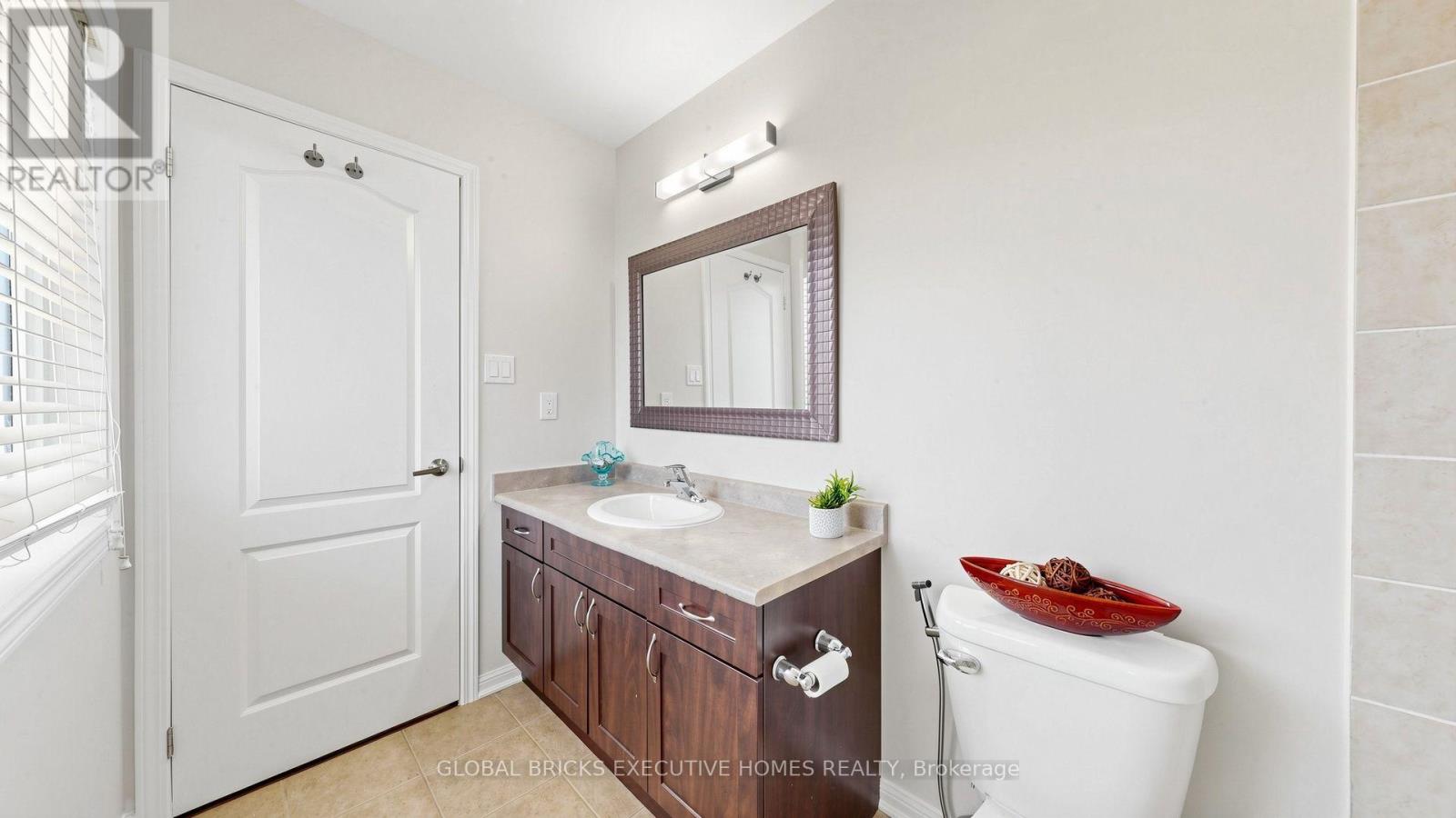381 Gosford Crescent Property Photo 18