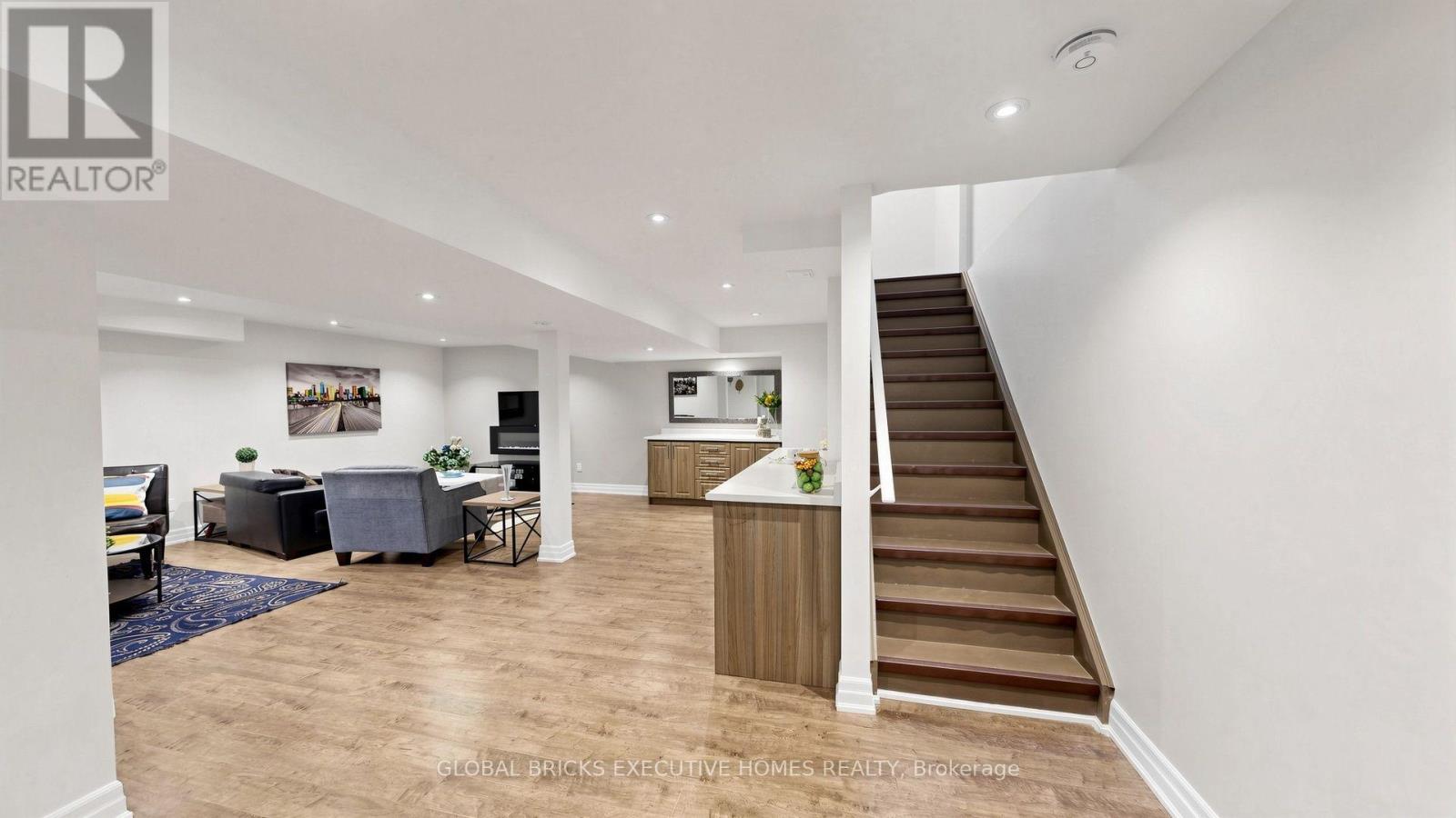 381 Gosford Crescent Property Photo 29