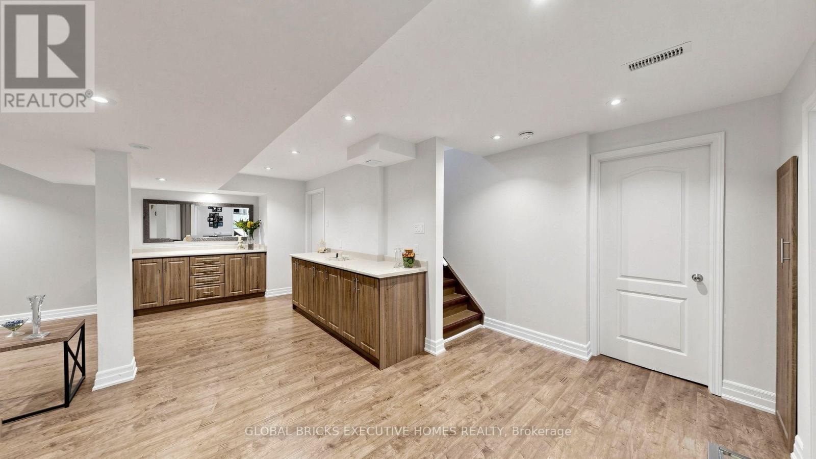 381 Gosford Crescent Property Photo 30