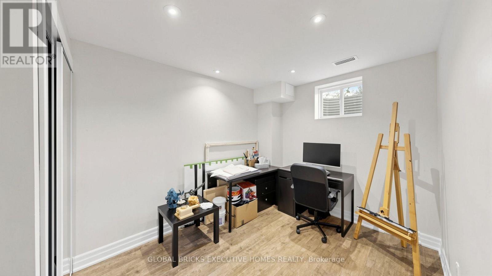 381 Gosford Crescent Property Photo 33