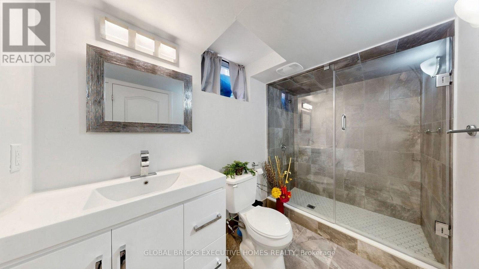 381 Gosford Crescent Property Photo 35