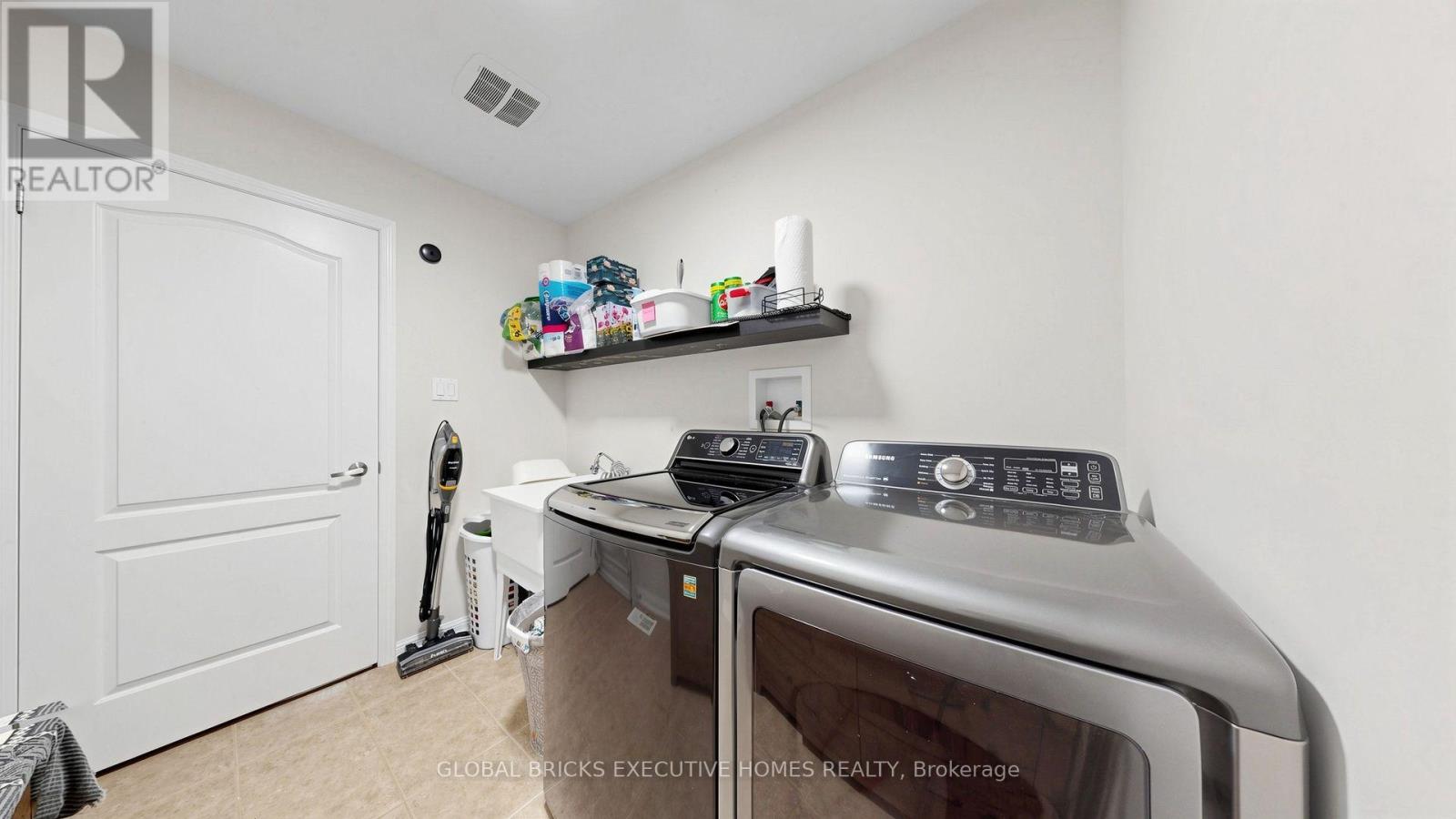 381 Gosford Crescent Property Photo 36