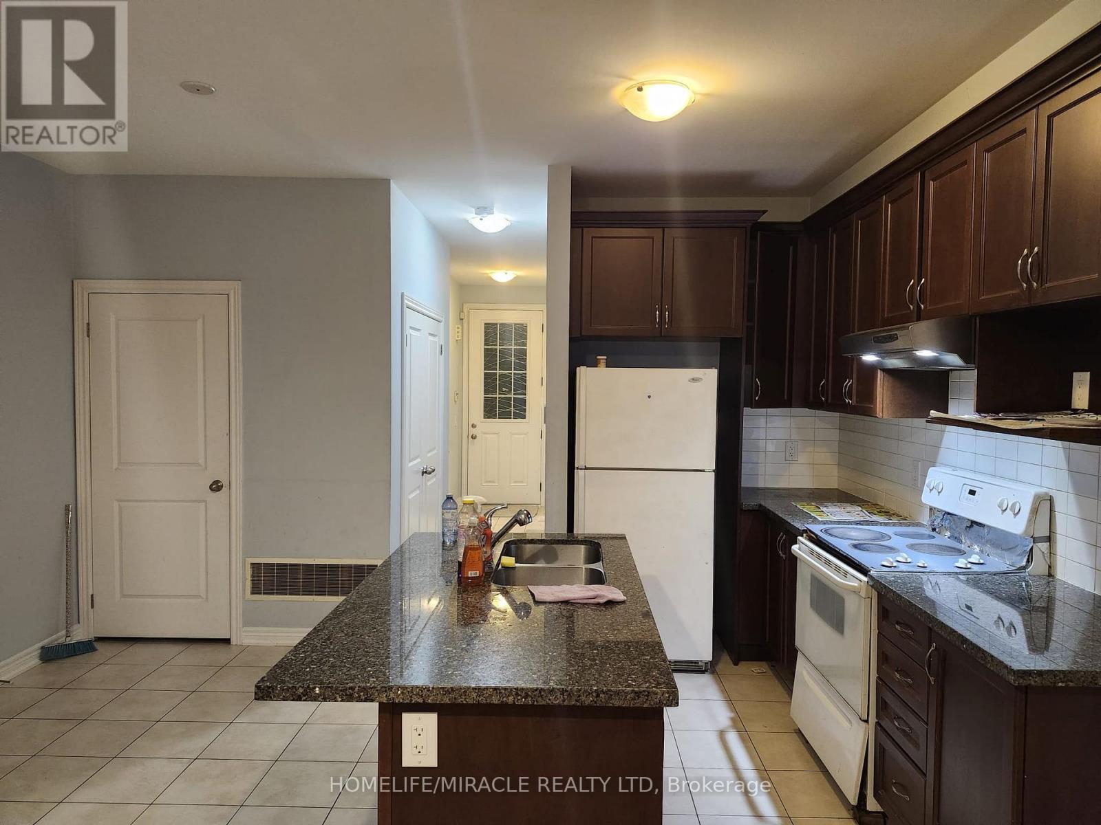 12 Pearman Crescent Property Photo 4