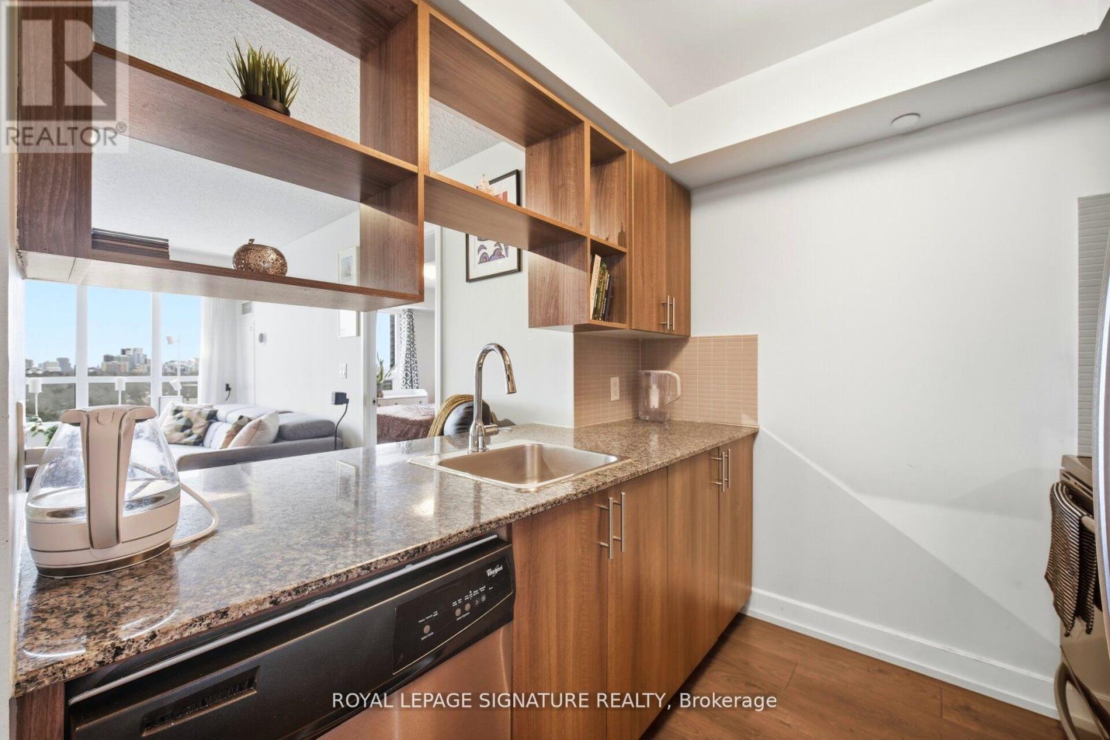 926 - 2 Eva Road E Property Photo 11