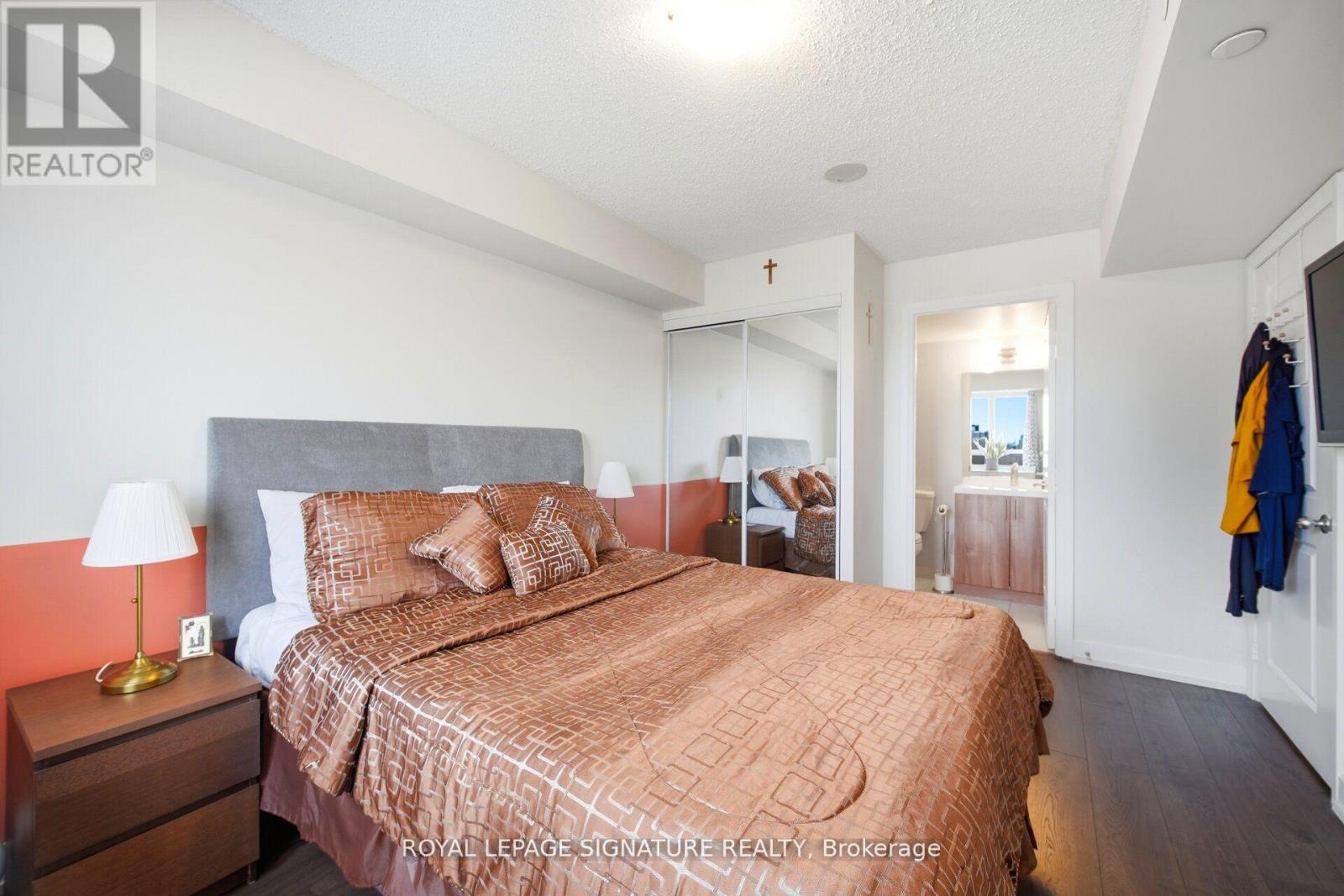 926 - 2 Eva Road E Property Photo 16