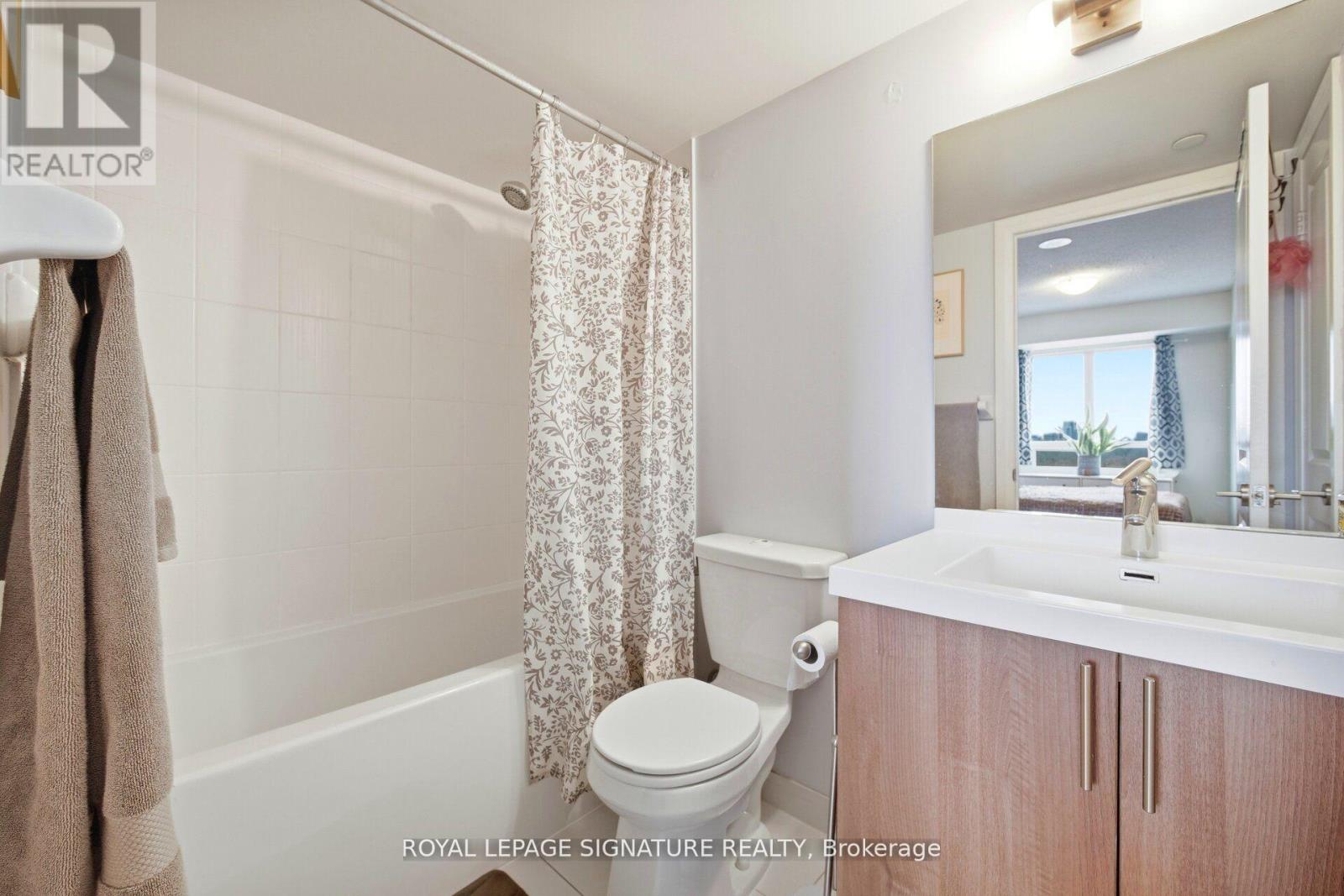 926 - 2 Eva Road E Property Photo 17