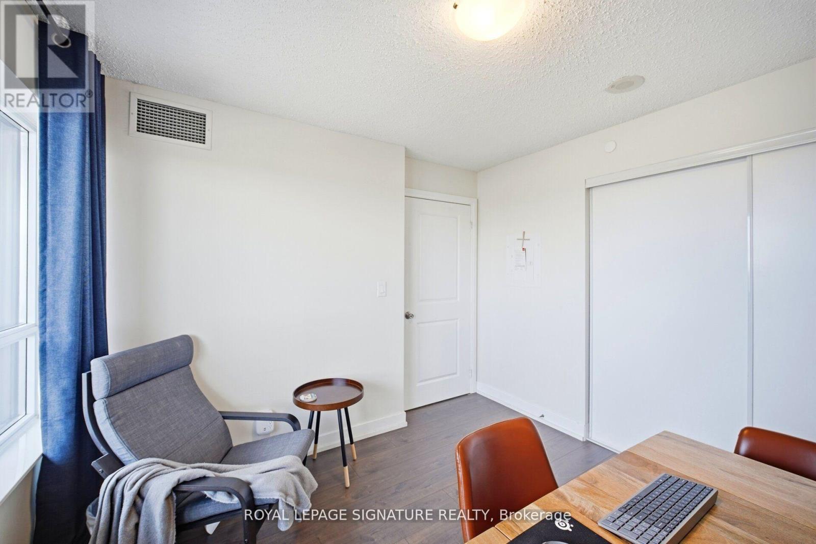 926 - 2 Eva Road E Property Photo 19