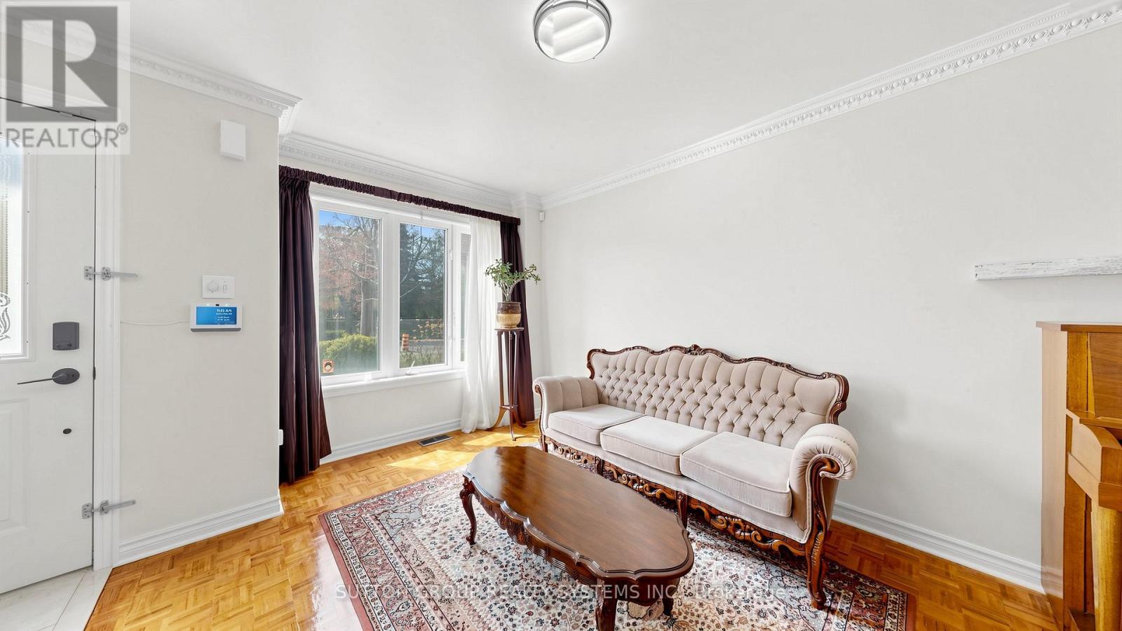 2138 Eglinton Avenue W Property Photo 4