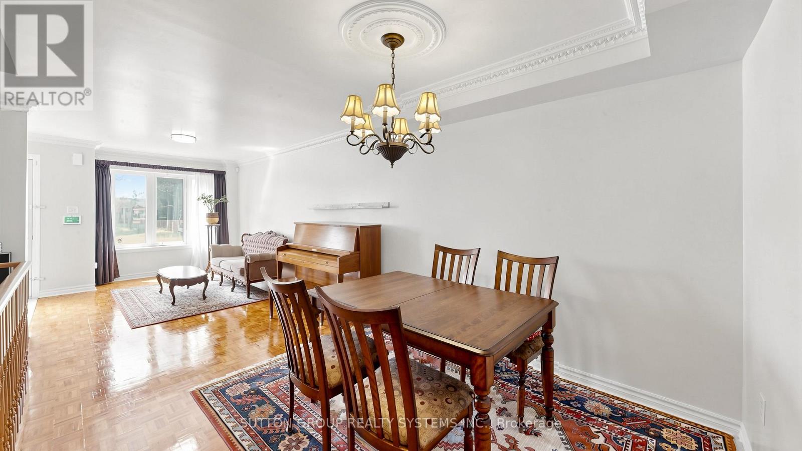 2138 Eglinton Avenue W Property Photo 6