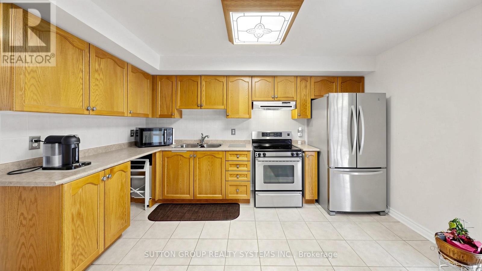 2138 Eglinton Avenue W Property Photo 8
