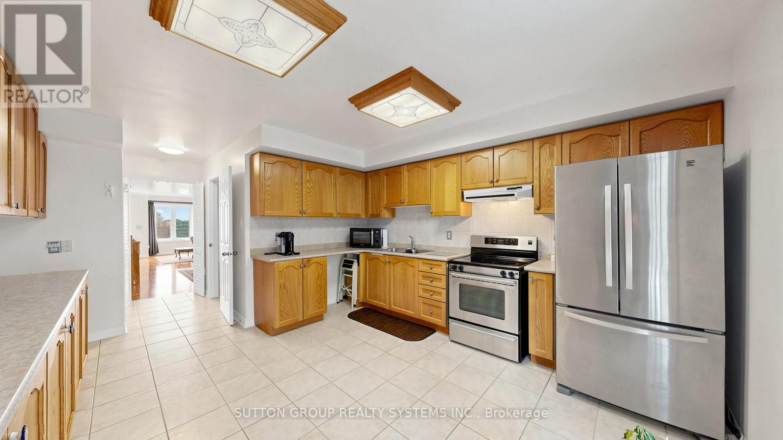 2138 Eglinton Avenue W Property Photo 9