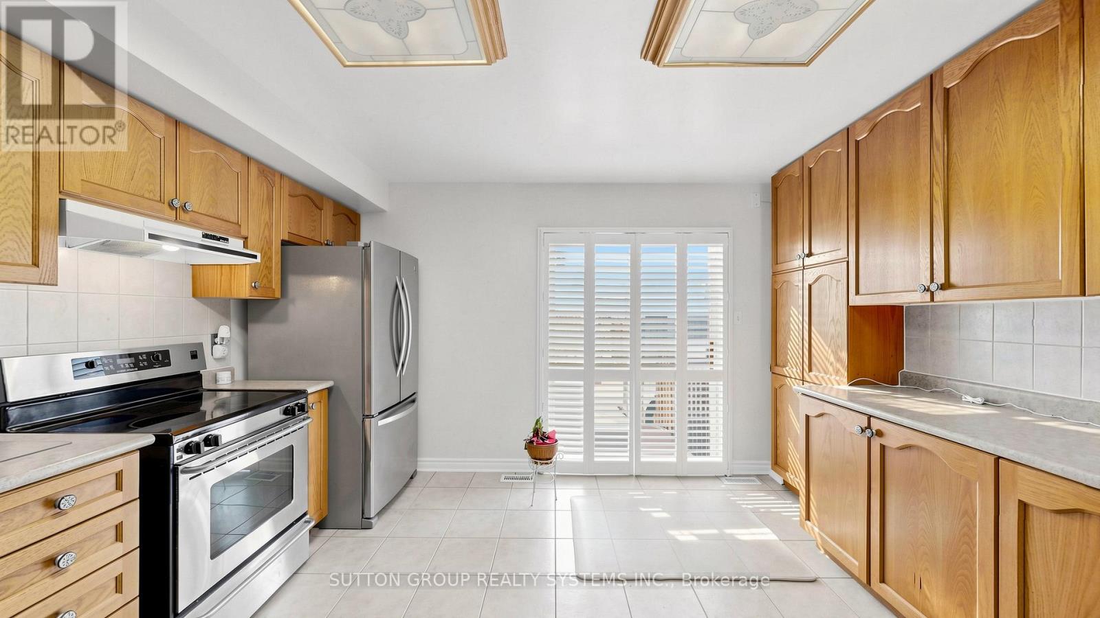 2138 Eglinton Avenue W Property Photo 10