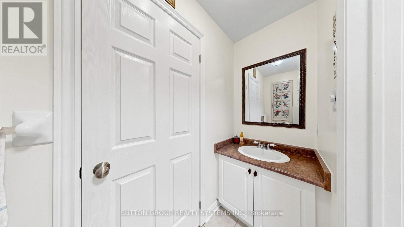 2138 Eglinton Avenue W Property Photo 11