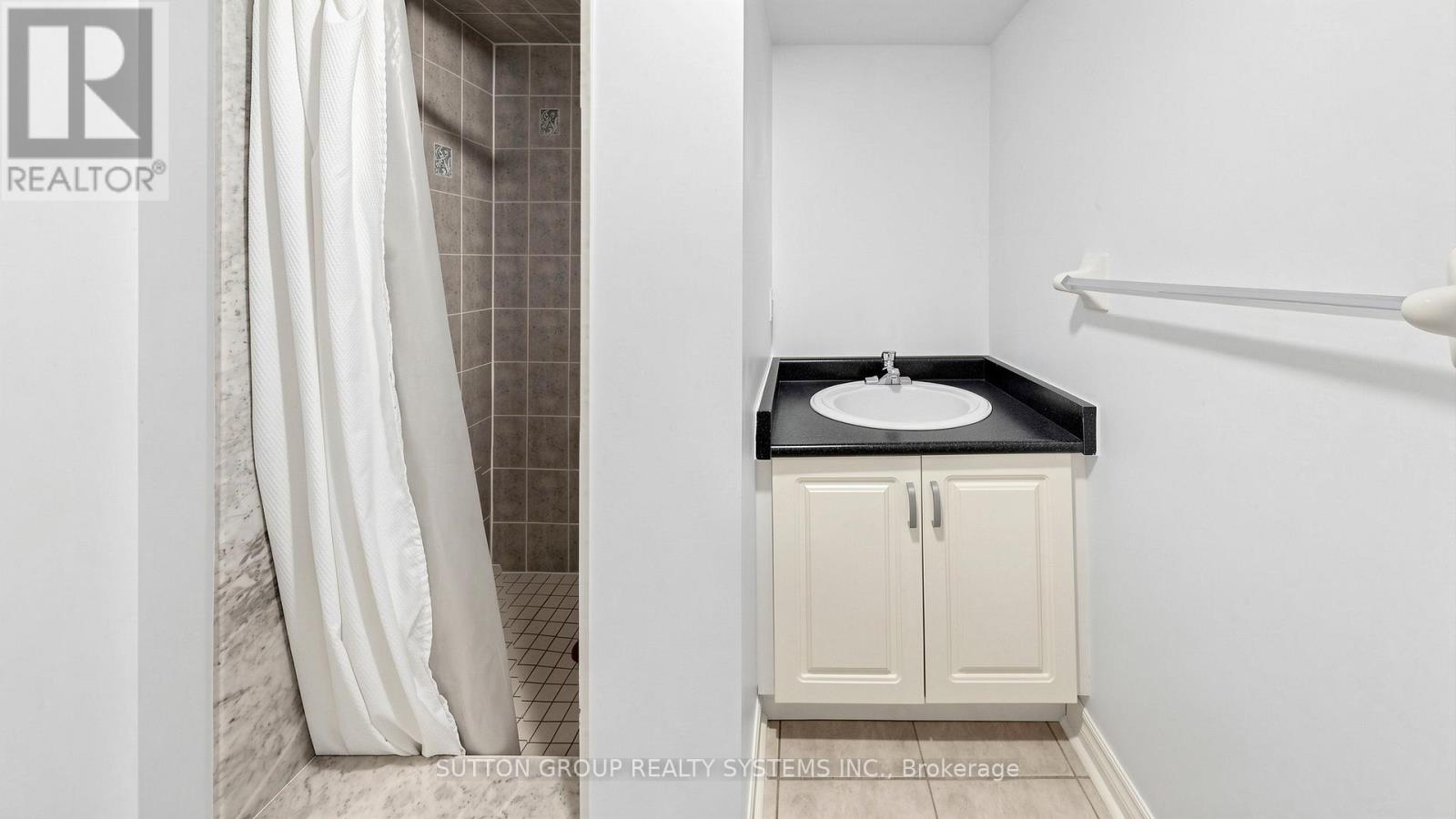 2138 Eglinton Avenue W Property Photo 23