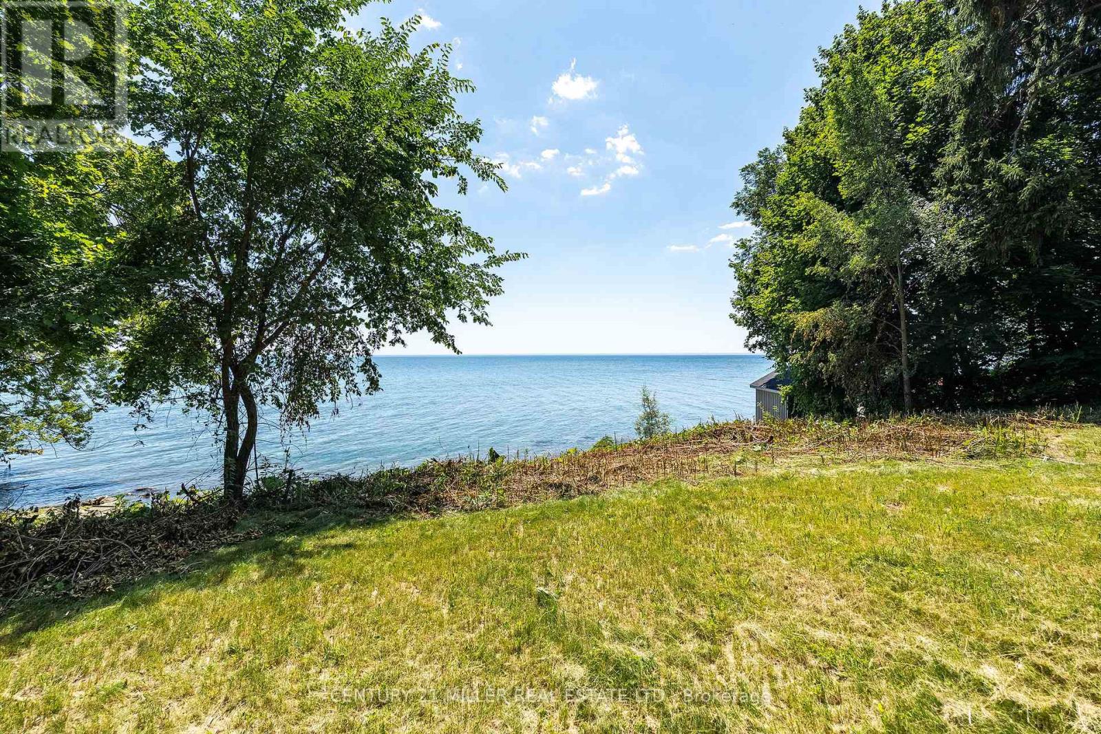 2288 Chancery Lane W Property Photo 10