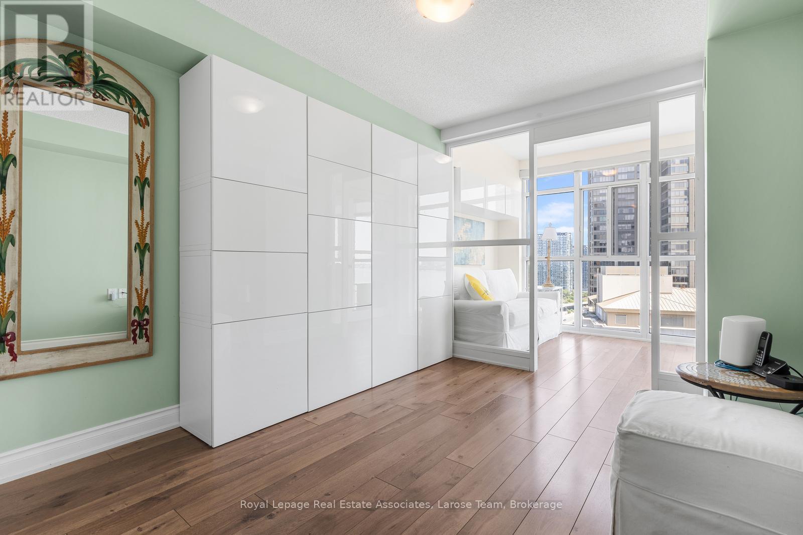 2101 - 3 Marine Parade Drive Property Photo 17