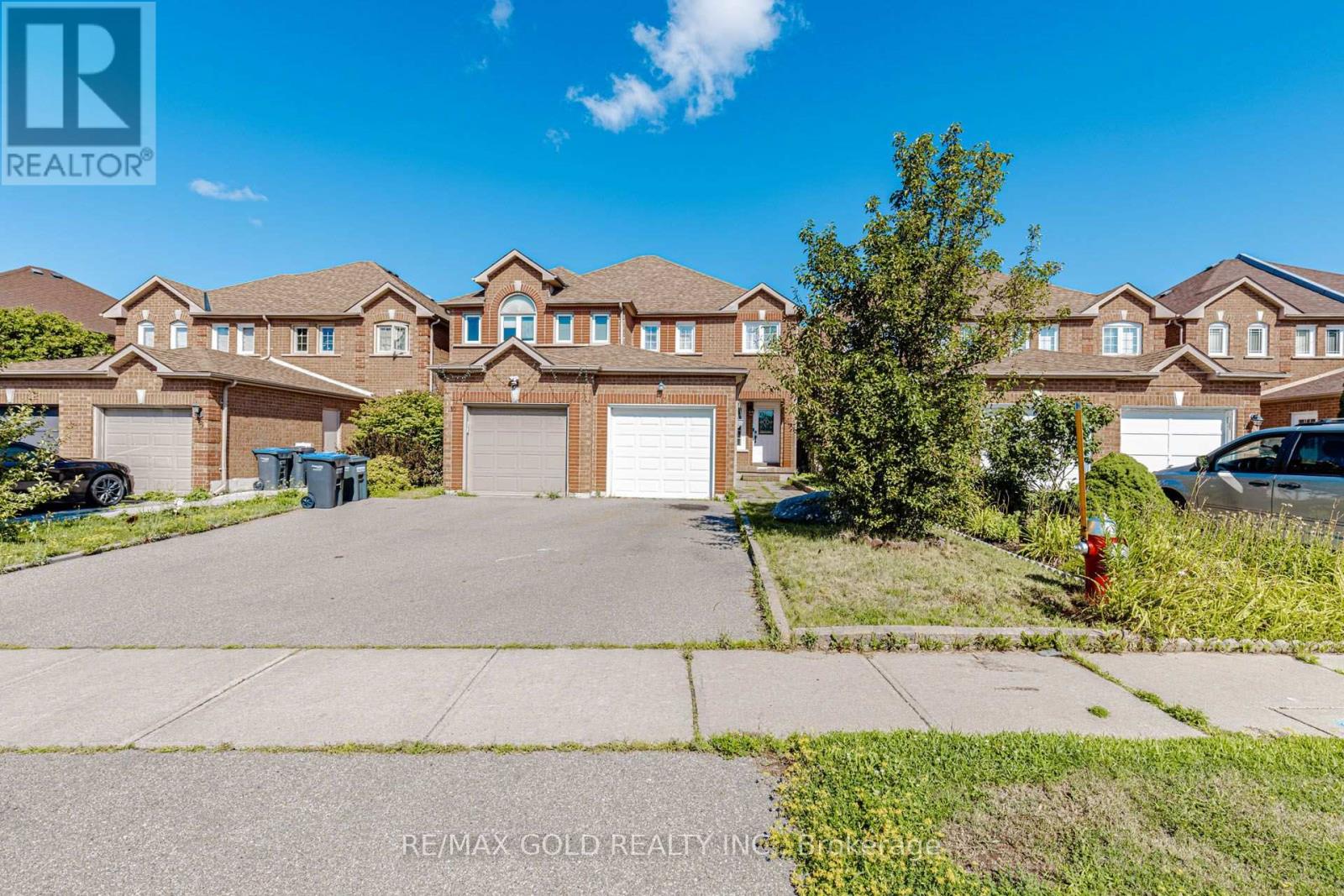 12 MCCLEAVE CRESCENT Property Photo 1