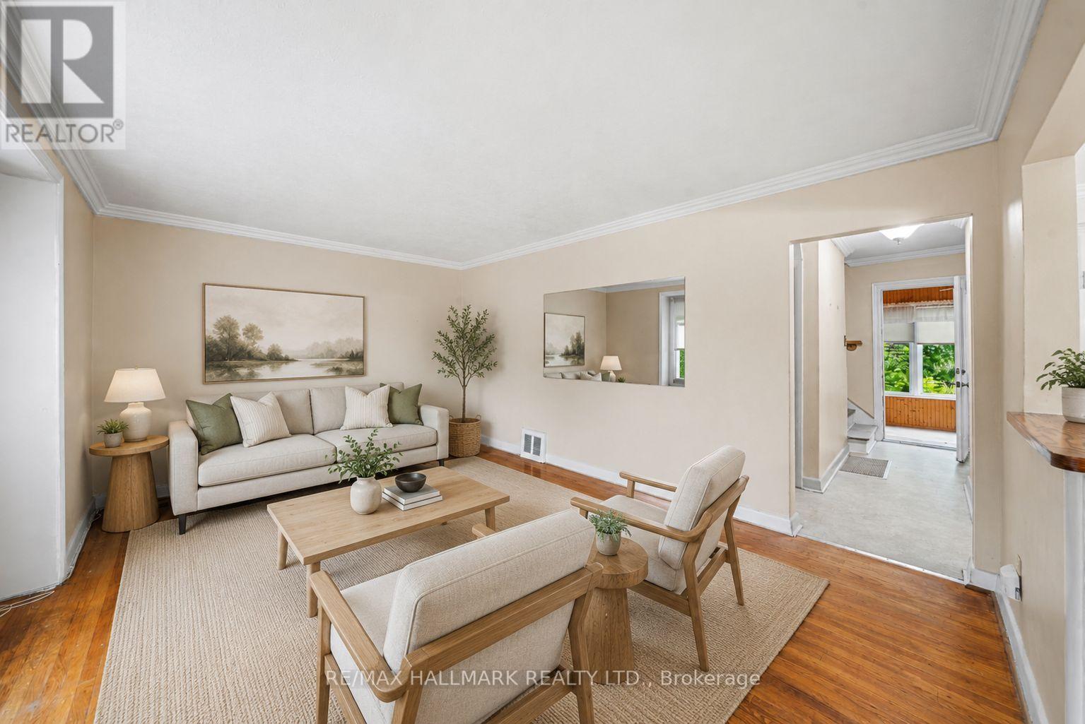 27 Sunray Crescent Property Photo 2