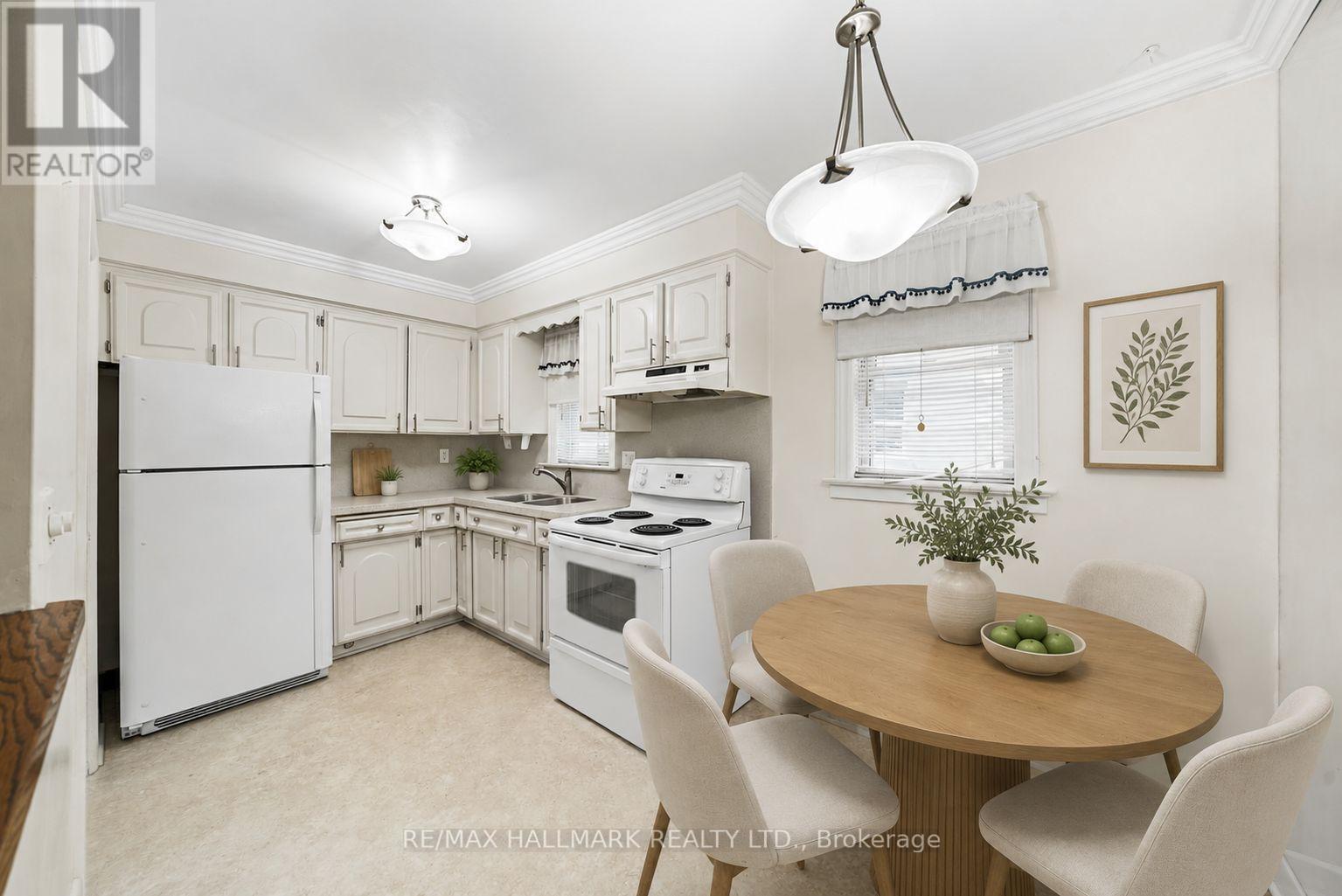 27 Sunray Crescent Property Photo 9