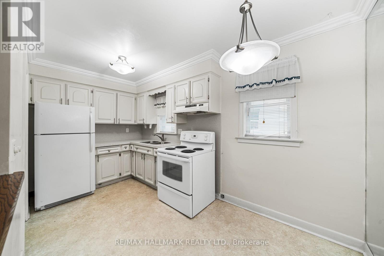 27 Sunray Crescent Property Photo 10
