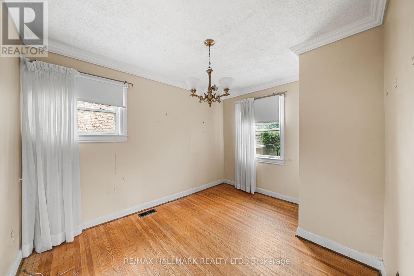 27 Sunray Crescent Property Photo 17