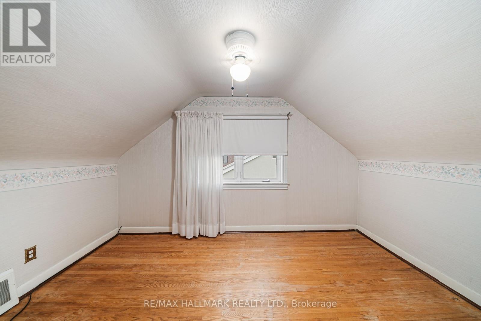 27 Sunray Crescent Property Photo 21