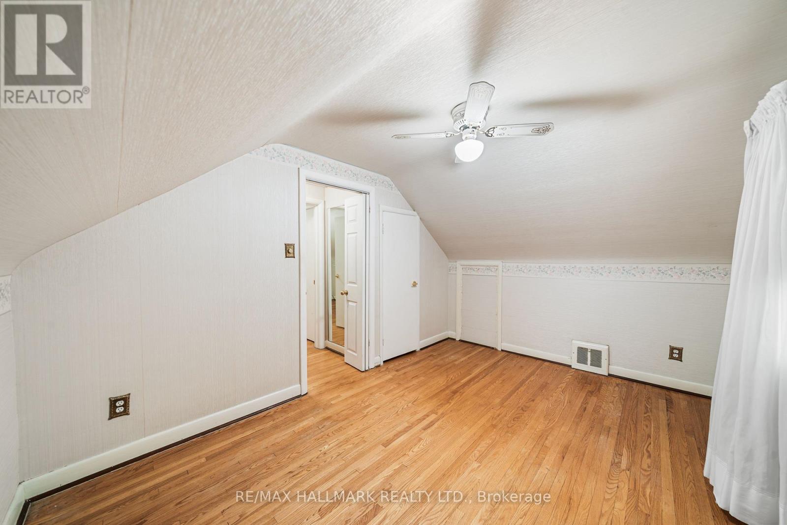 27 Sunray Crescent Property Photo 24