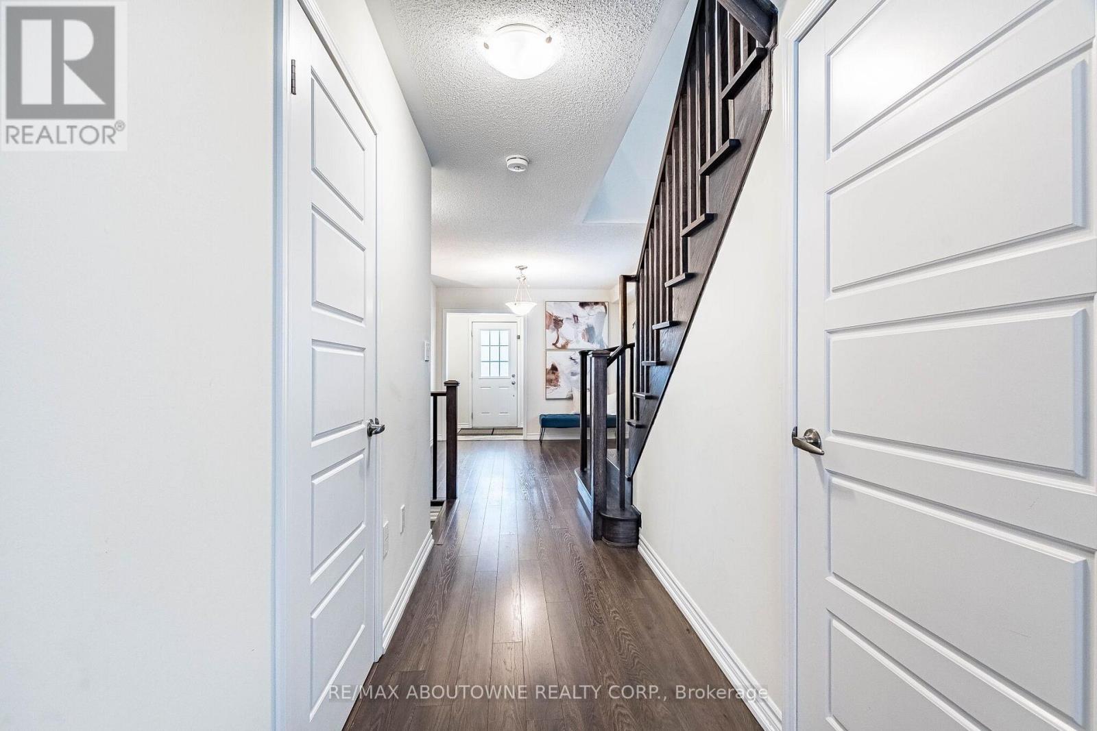 1239 Mulroney Heights Property Photo 11