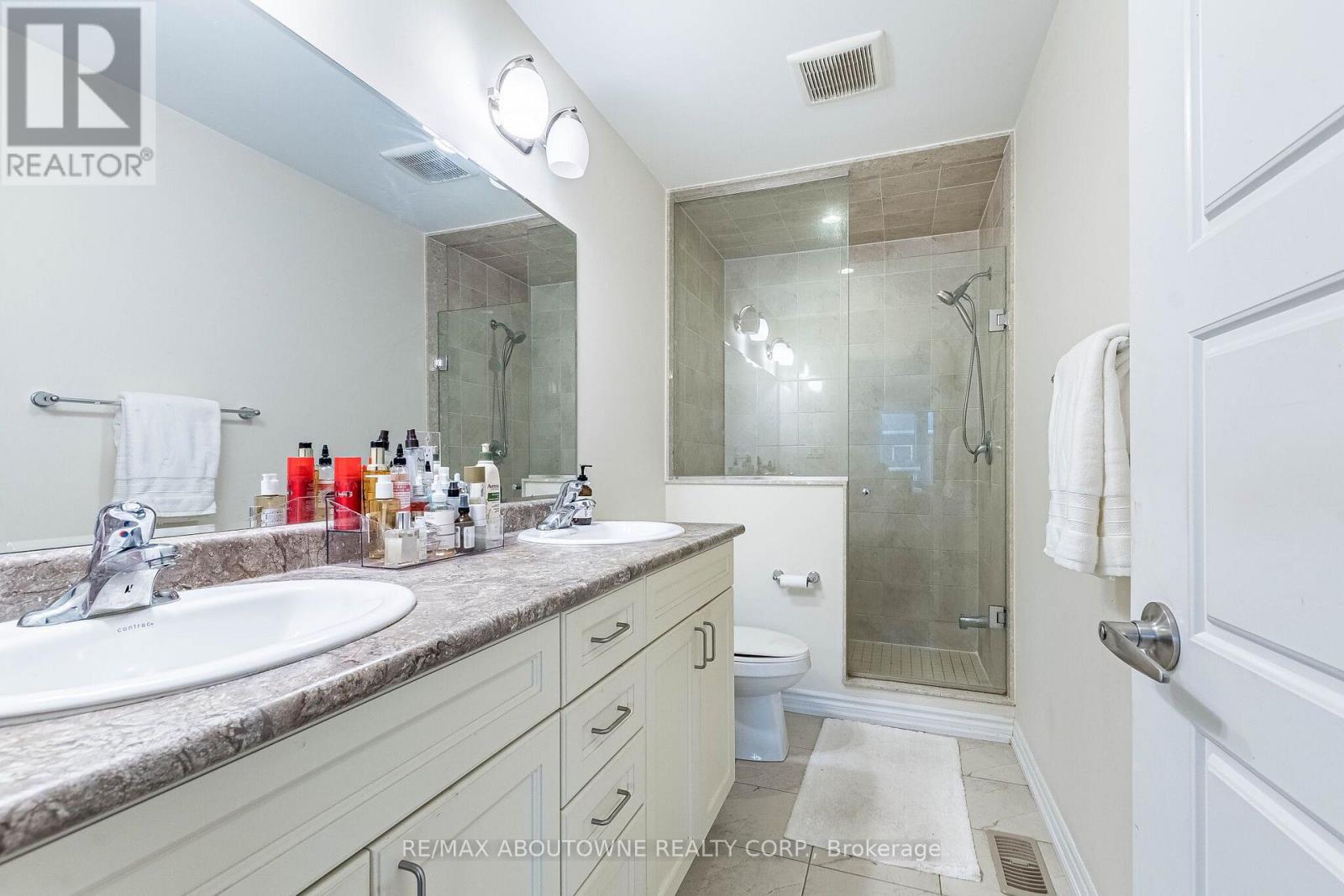 1239 Mulroney Heights Property Photo 37