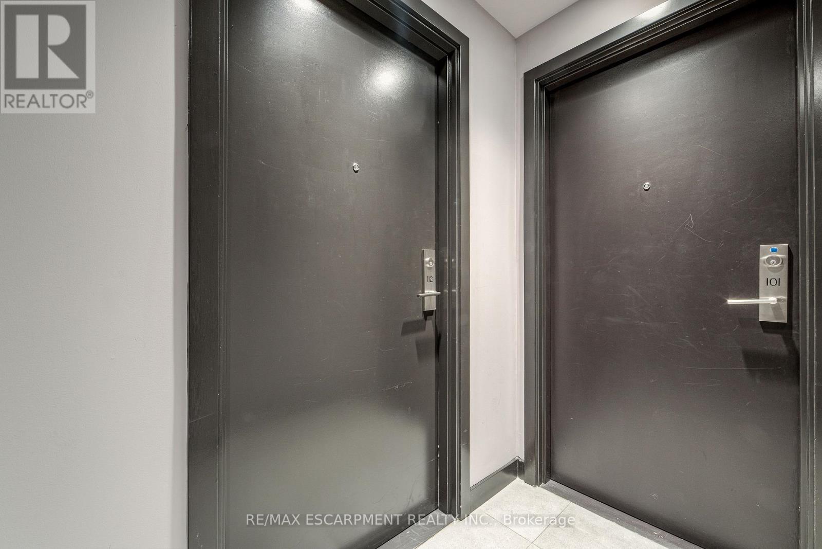 112 - 2433 Dufferin Street Property Photo 4