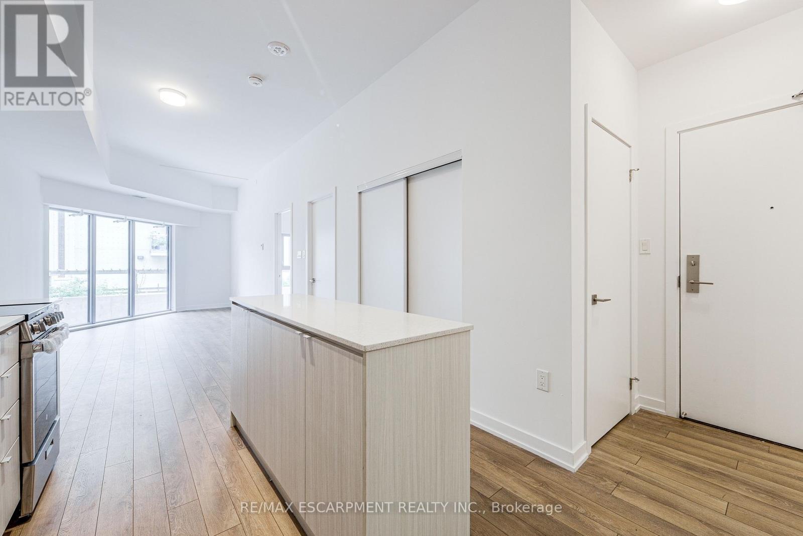112 - 2433 Dufferin Street Property Photo 9