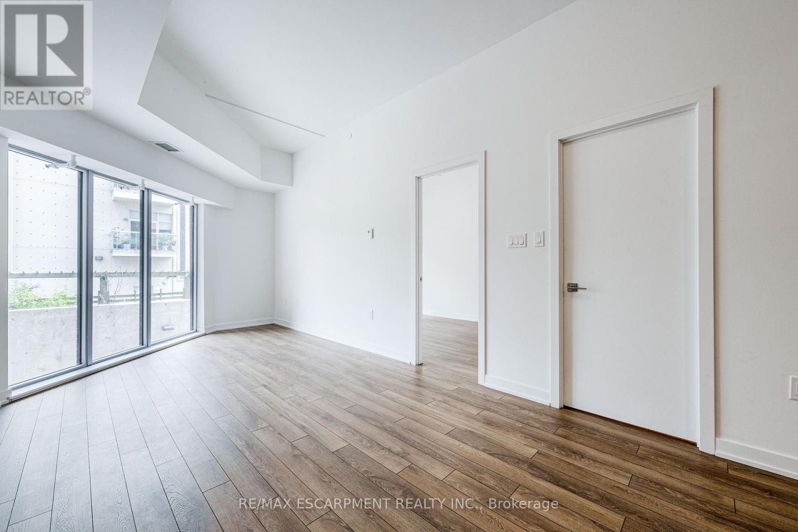 112 - 2433 Dufferin Street Property Photo 13