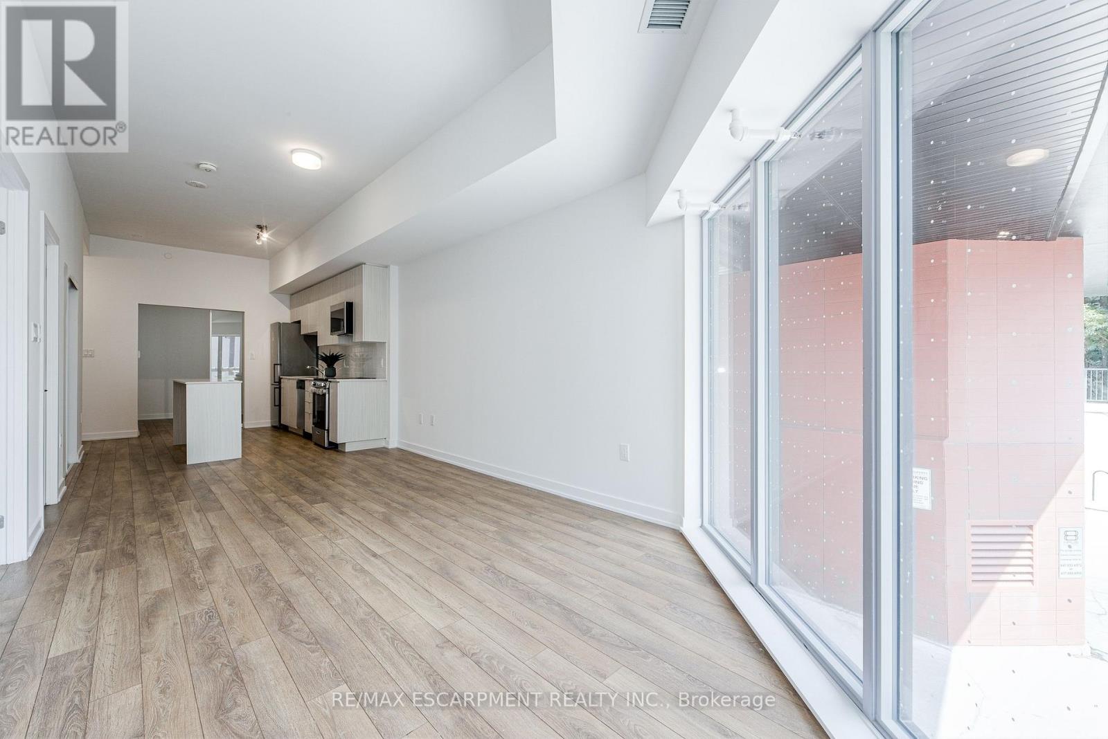 112 - 2433 Dufferin Street Property Photo 15