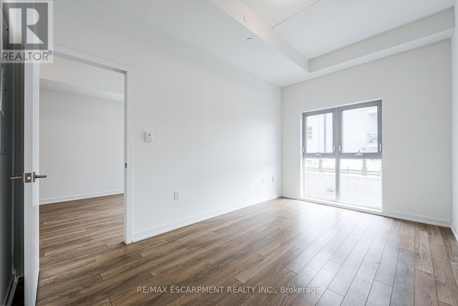 112 - 2433 Dufferin Street Property Photo 18