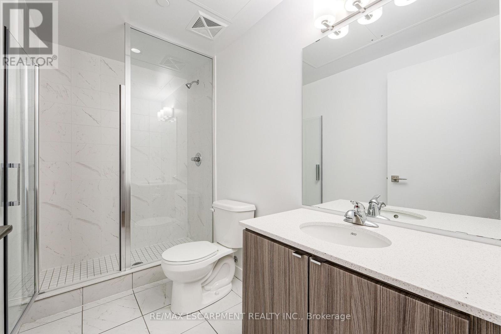 112 - 2433 Dufferin Street Property Photo 20