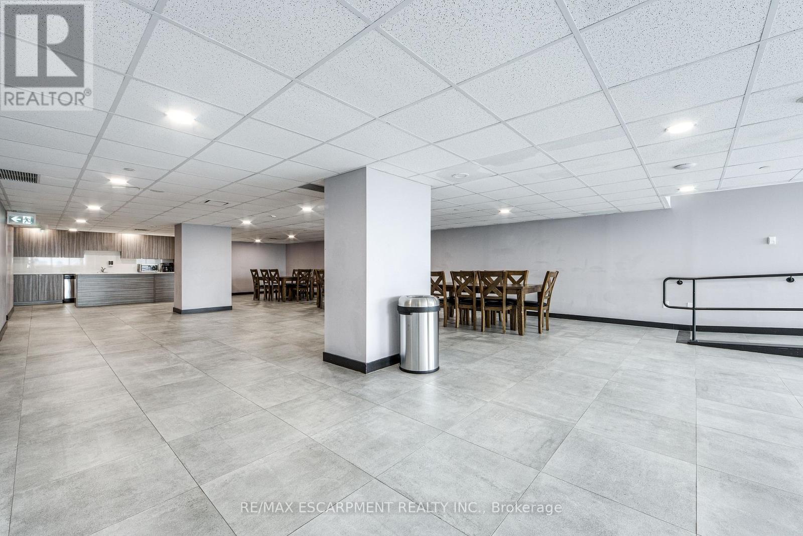 112 - 2433 Dufferin Street Property Photo 24